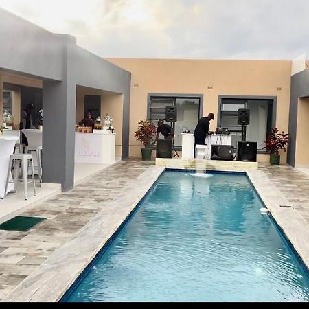 De Lux Villa Булавайо Экстерьер фото